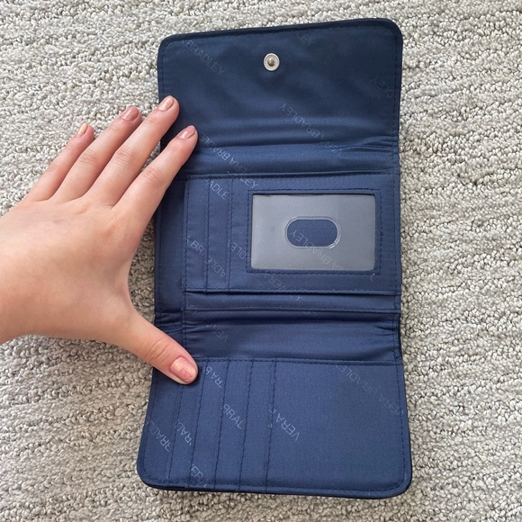 Vera Bradley Wallet Navy Blue Quilted Summer Fall Coquette Minimalist Core - Picture 3 of 3